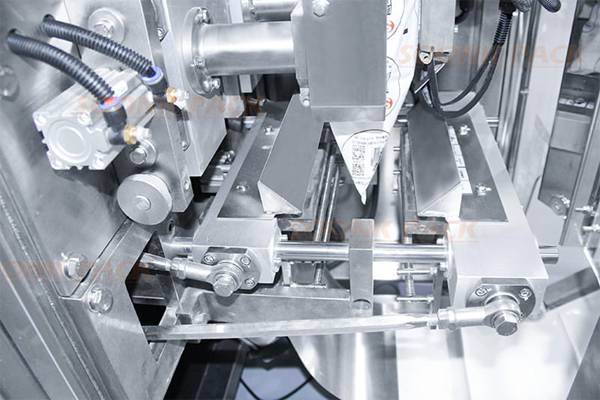 1.jpg Powder packaging machine