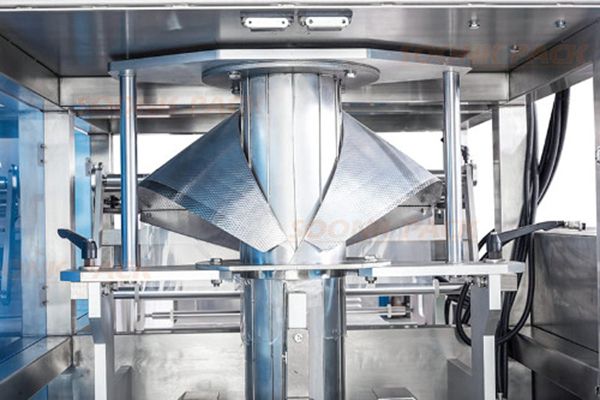 1.jpg Ice packing machineBag former device